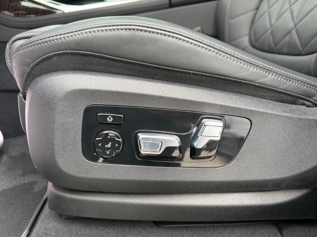 2023 BMW X7 xDrive40i Photo