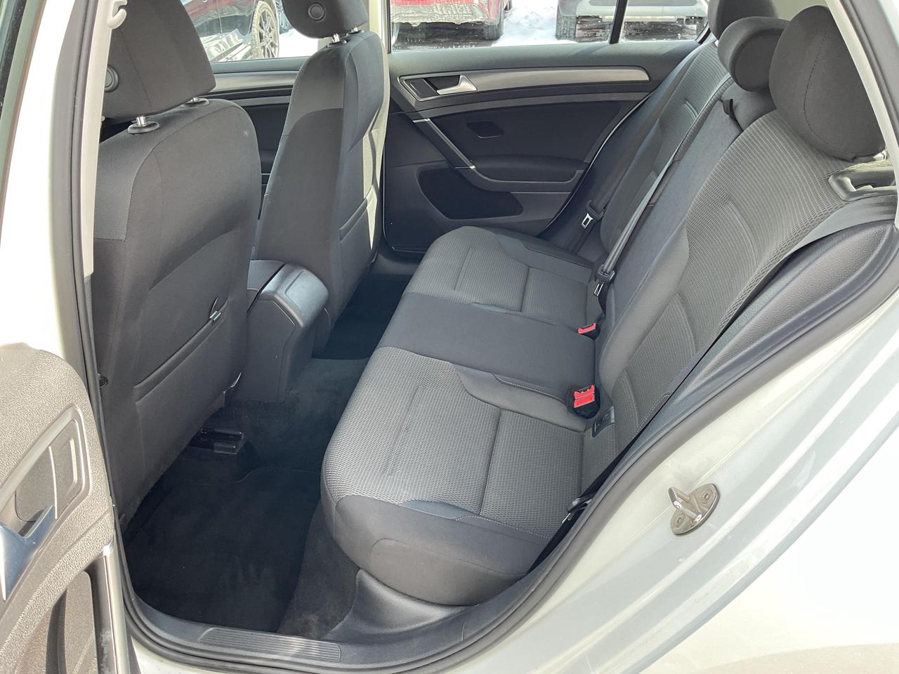 2018 Volkswagen Golf  Photo