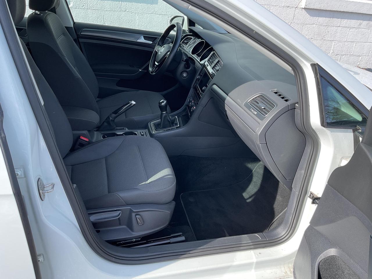 2018 Volkswagen Golf  Photo