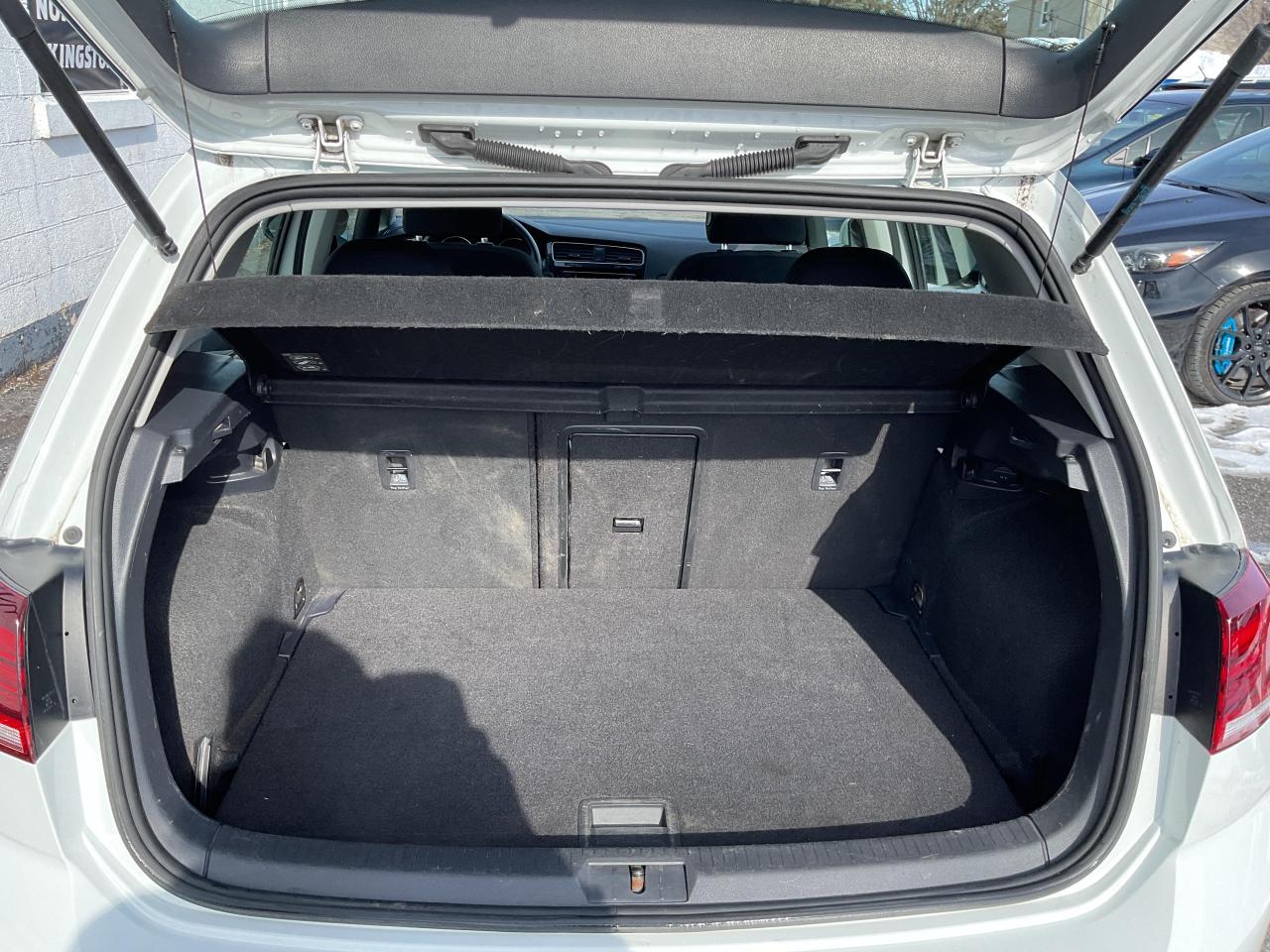 2018 Volkswagen Golf  Photo