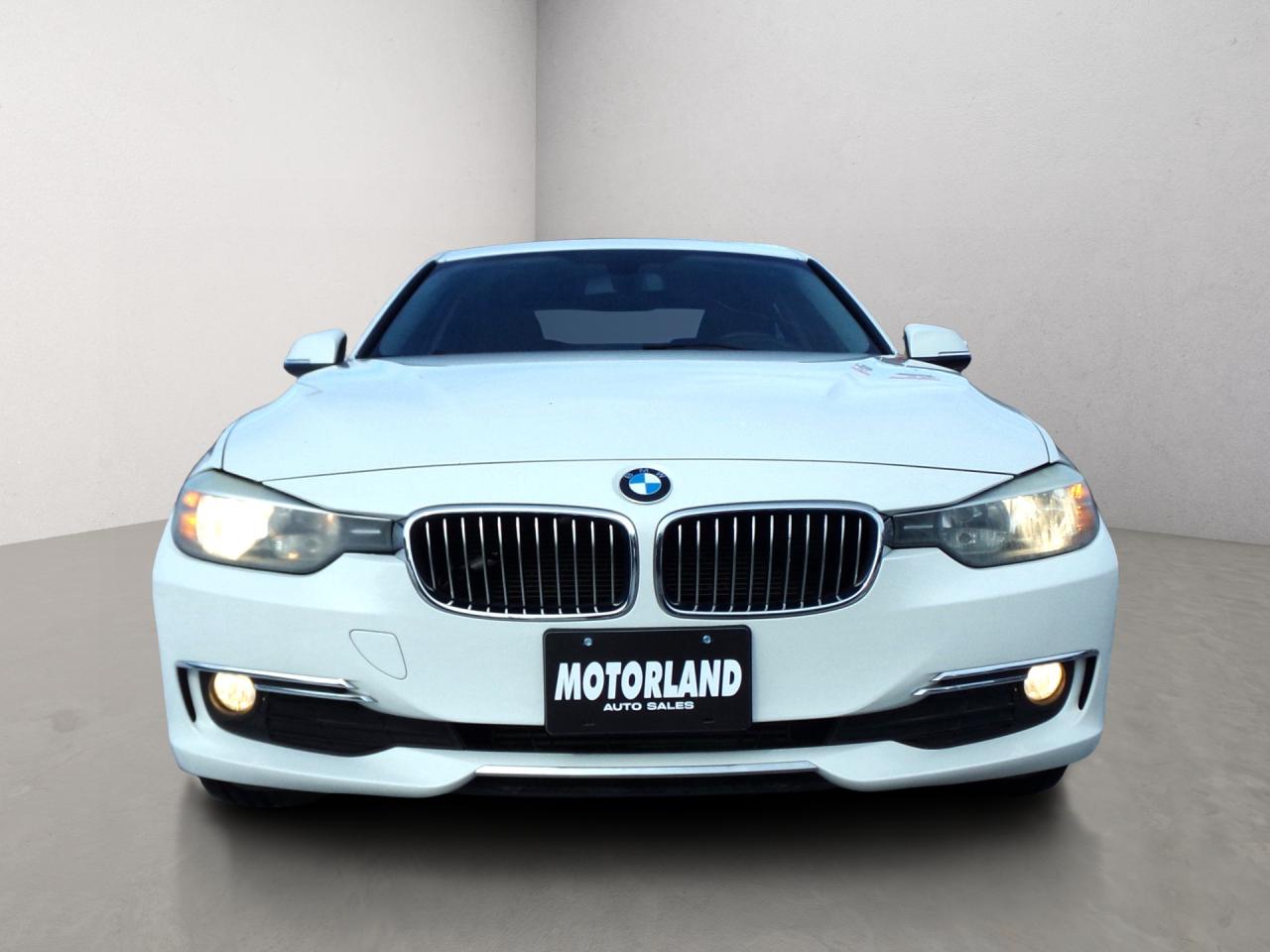 2015 BMW 3 Series 320i xDrive Navigation Photo