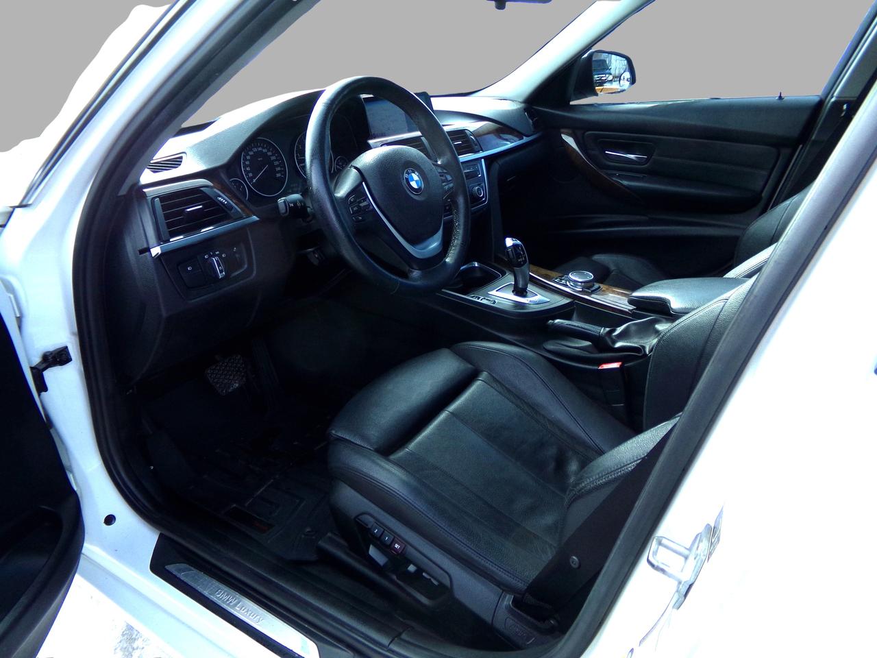 2015 BMW 3 Series 320i xDrive Navigation Photo