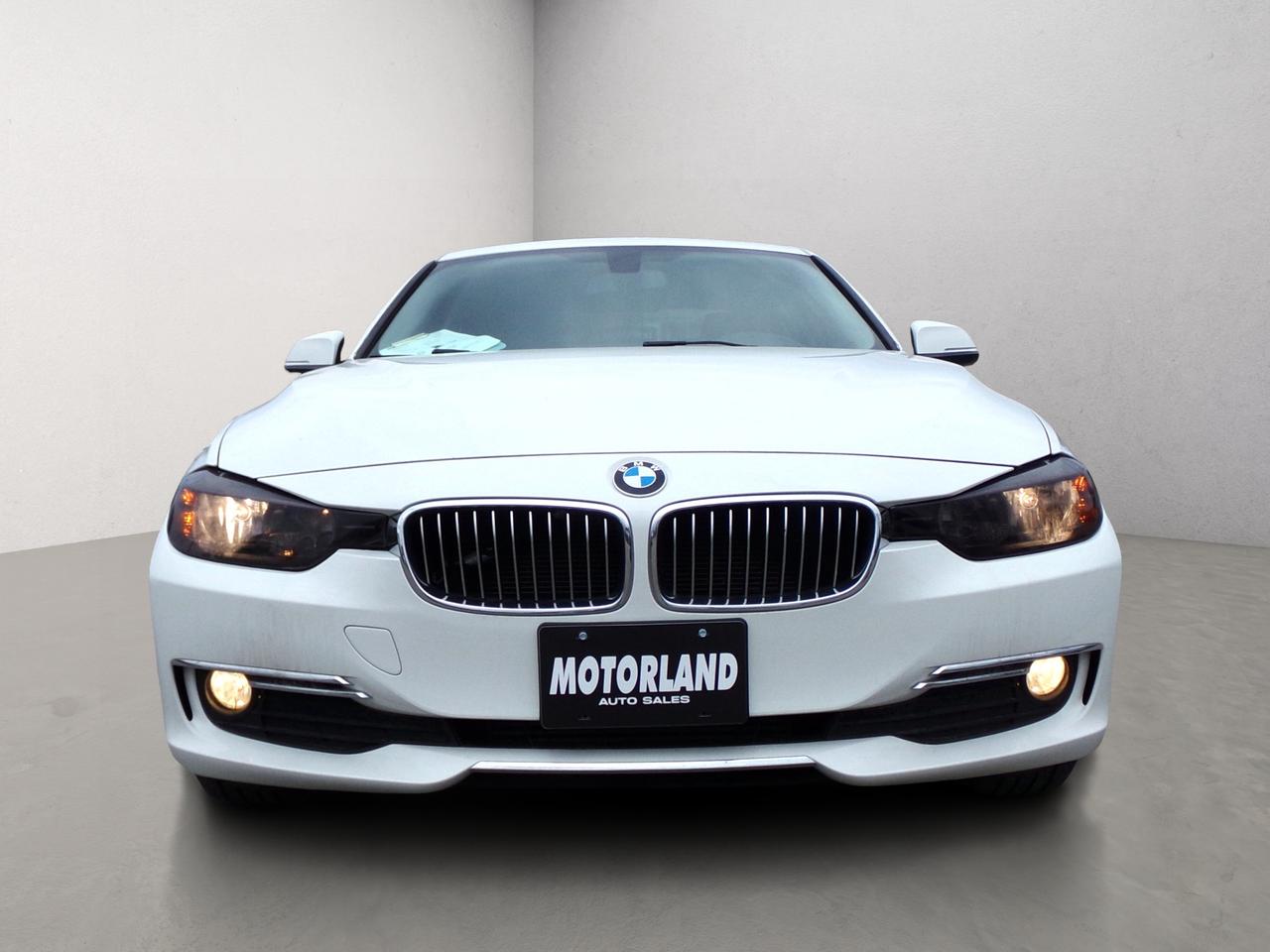 2015 BMW 3 Series 320i xDrive Navigation Photo
