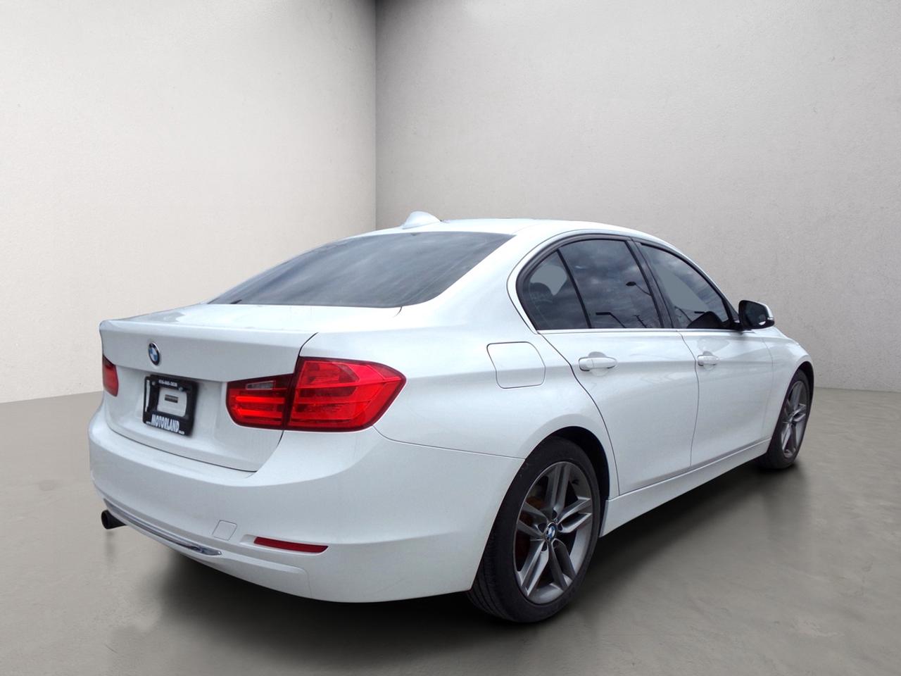 2015 BMW 3 Series 320i xDrive Navigation Photo4