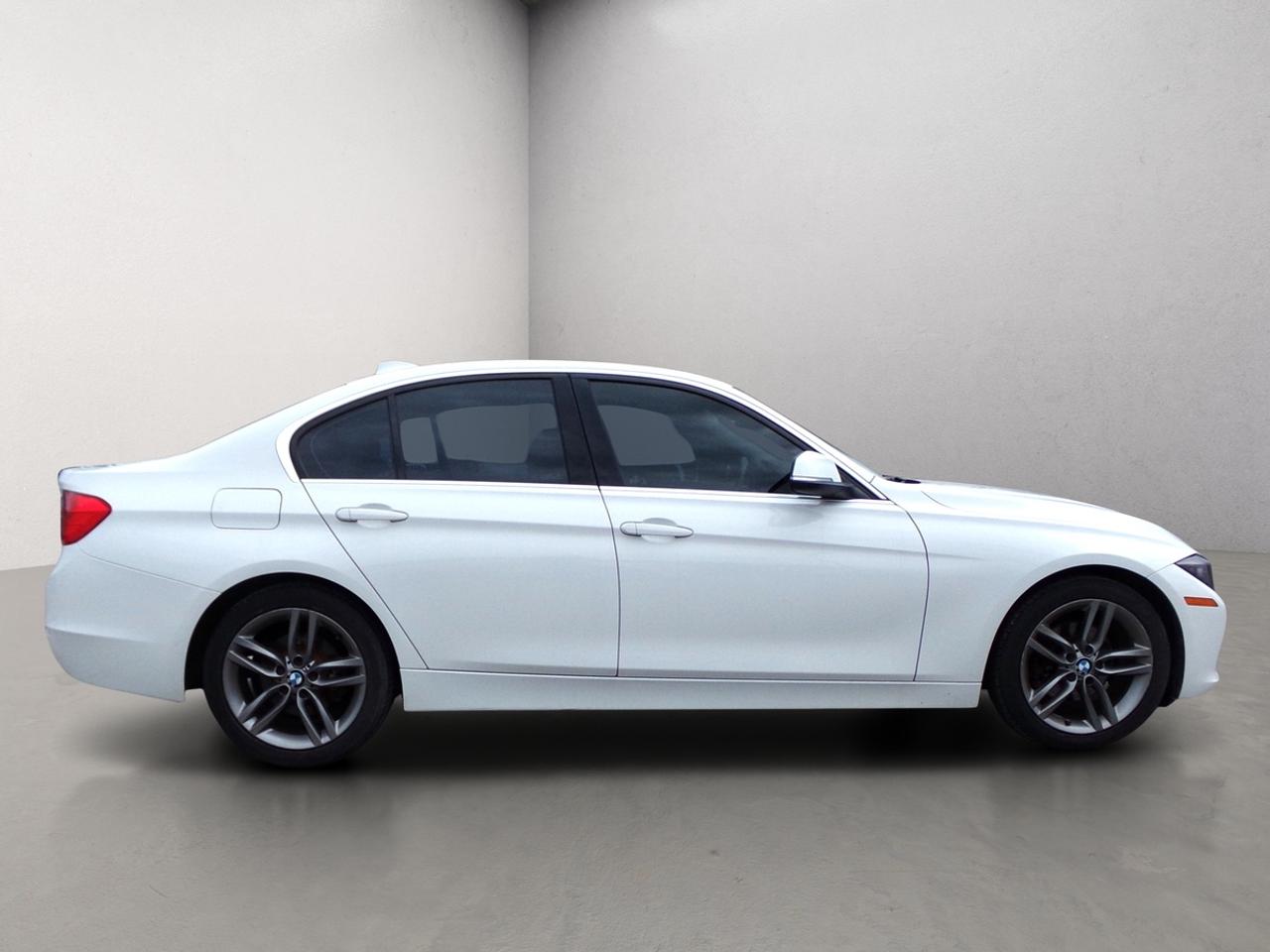 2015 BMW 3 Series 320i xDrive Navigation Photo
