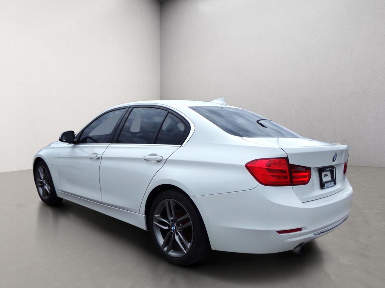 2015 BMW 3 Series 320i xDrive Navigation Photo