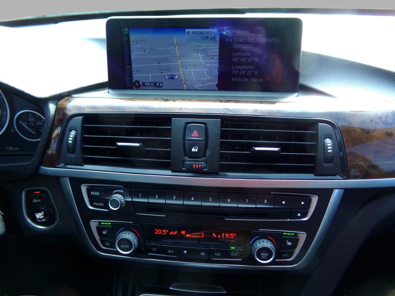 2015 BMW 3 Series 320i xDrive Navigation Photo