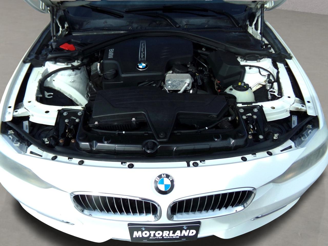 2015 BMW 3 Series 320i xDrive Navigation Photo