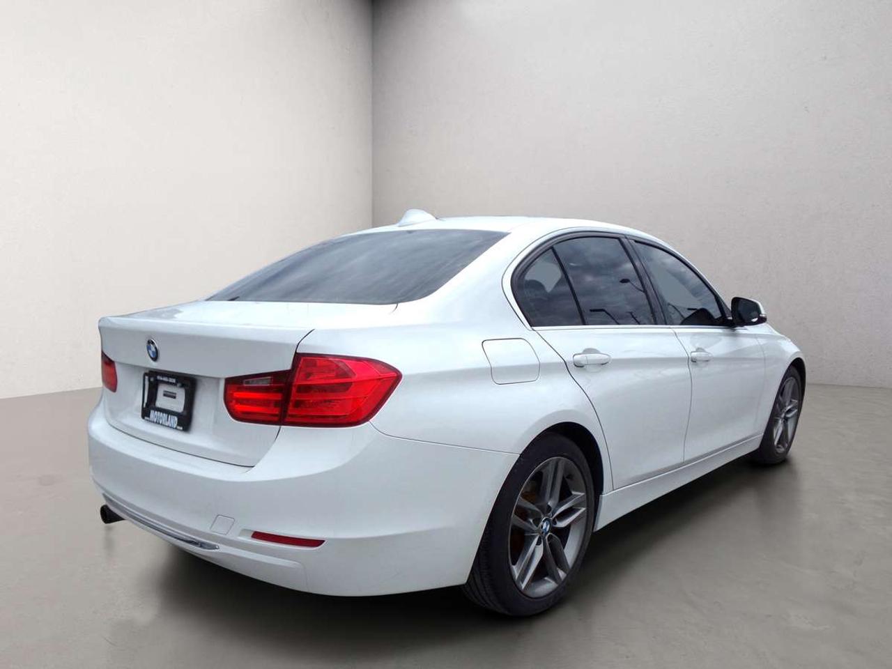 2015 BMW 3 Series 320i xDrive Navigation Photo4