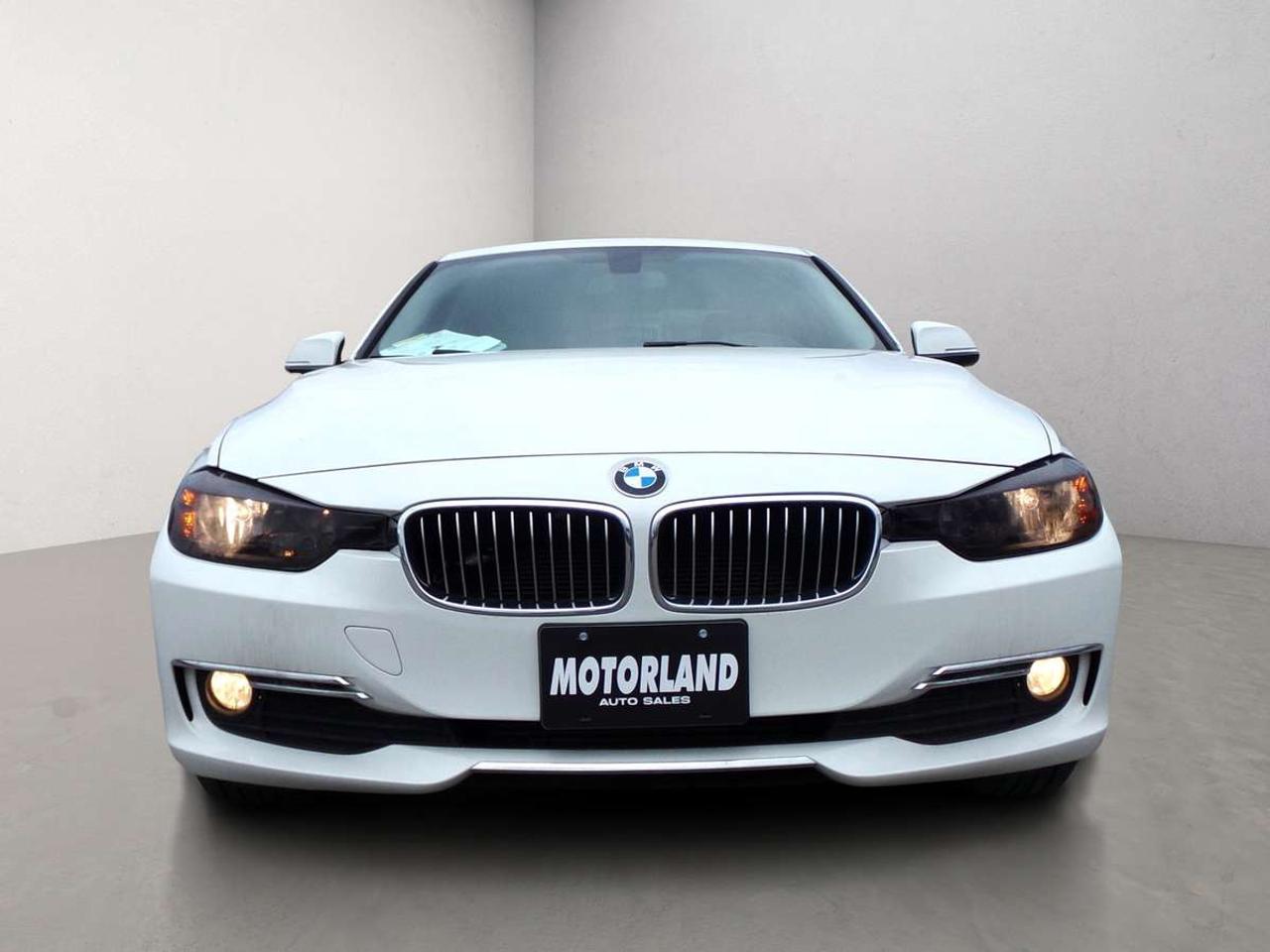 2015 BMW 3 Series 320i xDrive Navigation Photo