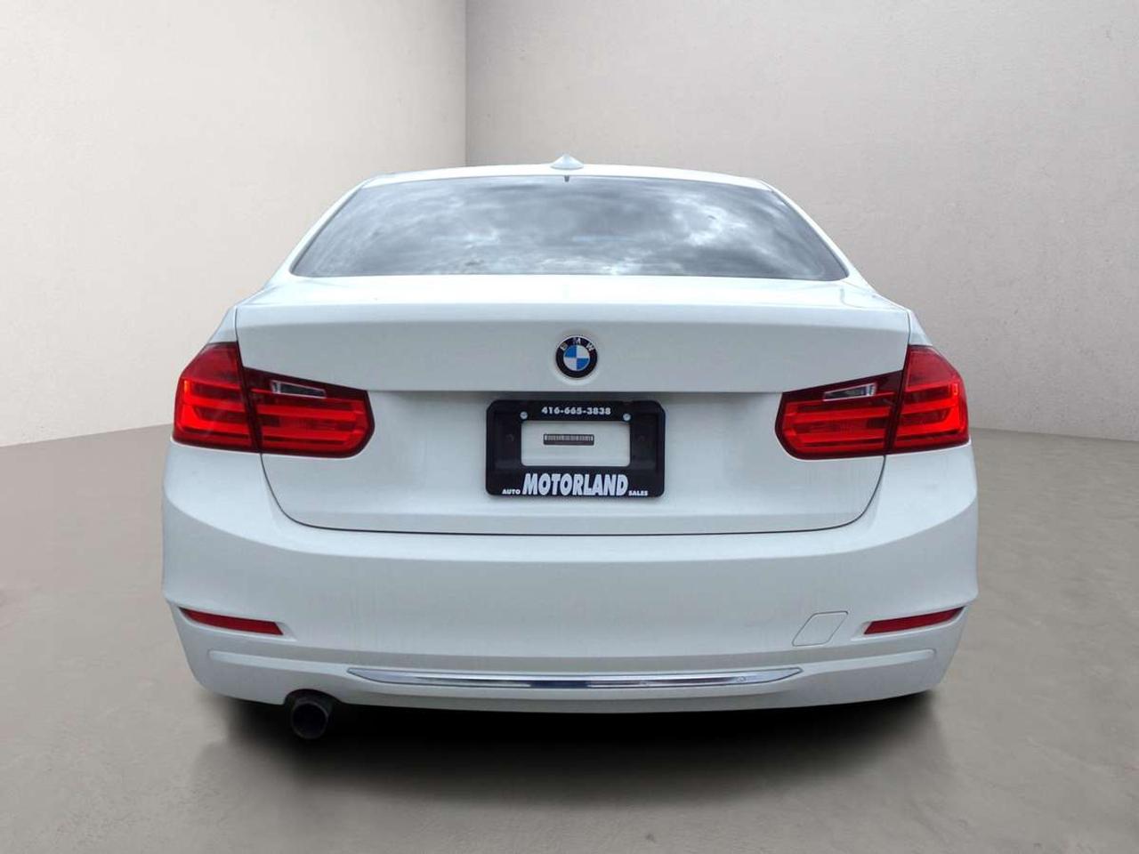 2015 BMW 3 Series 320i xDrive Navigation Photo