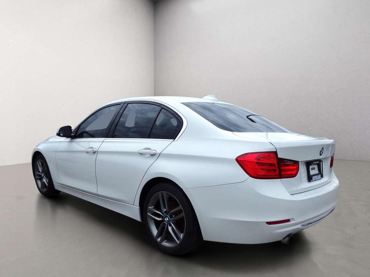 2015 BMW 3 Series 320i xDrive Navigation Photo
