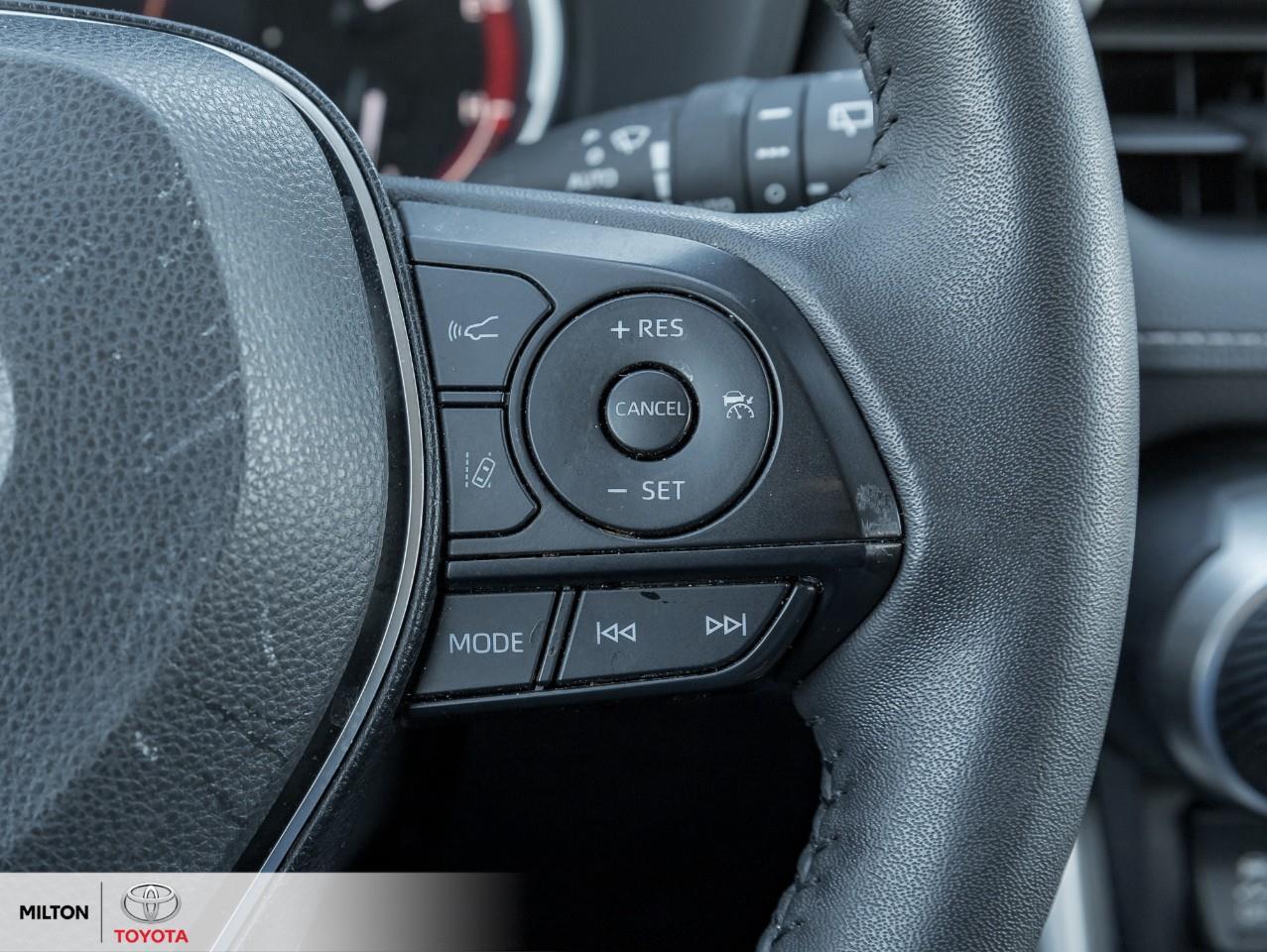 2025 Toyota RAV4 POWER SEAT SUNROOF HEATED STEERING ONE OWNER TCUV Photo