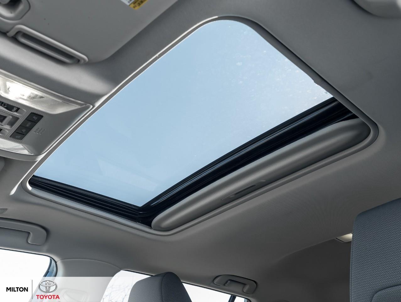 2025 Toyota RAV4 POWER SEAT SUNROOF HEATED STEERING ONE OWNER TCUV Photo