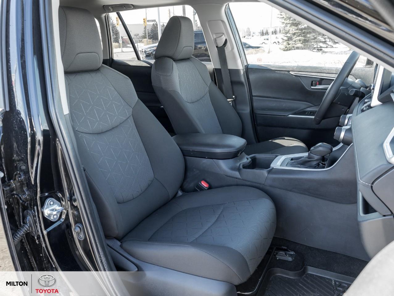 2025 Toyota RAV4 POWER SEAT SUNROOF HEATED STEERING ONE OWNER TCUV Photo