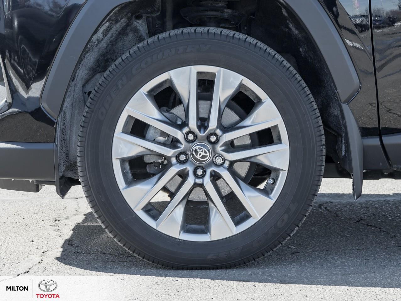 2024 Toyota RAV4 PREMIUM LEATHER SEATING SUNROOF CARPLAY ONE OWNER Photo