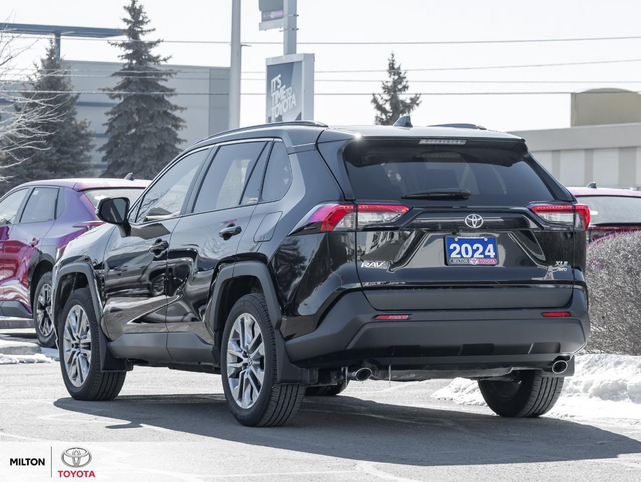 2024 Toyota RAV4 PREMIUM LEATHER SEATING SUNROOF CARPLAY ONE OWNER Photo