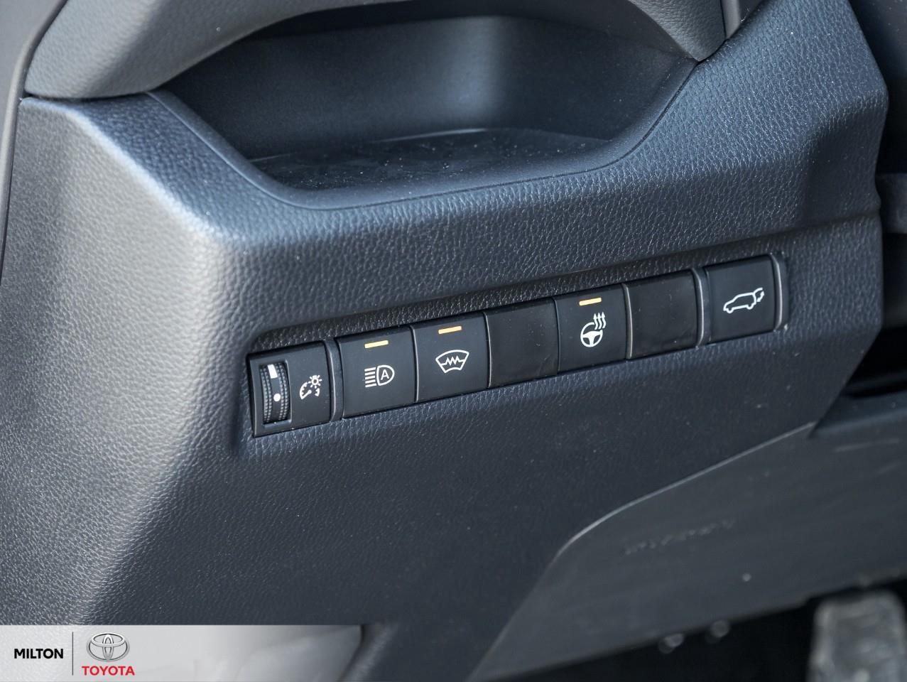 2024 Toyota RAV4 PREMIUM LEATHER SEATING SUNROOF CARPLAY ONE OWNER Photo