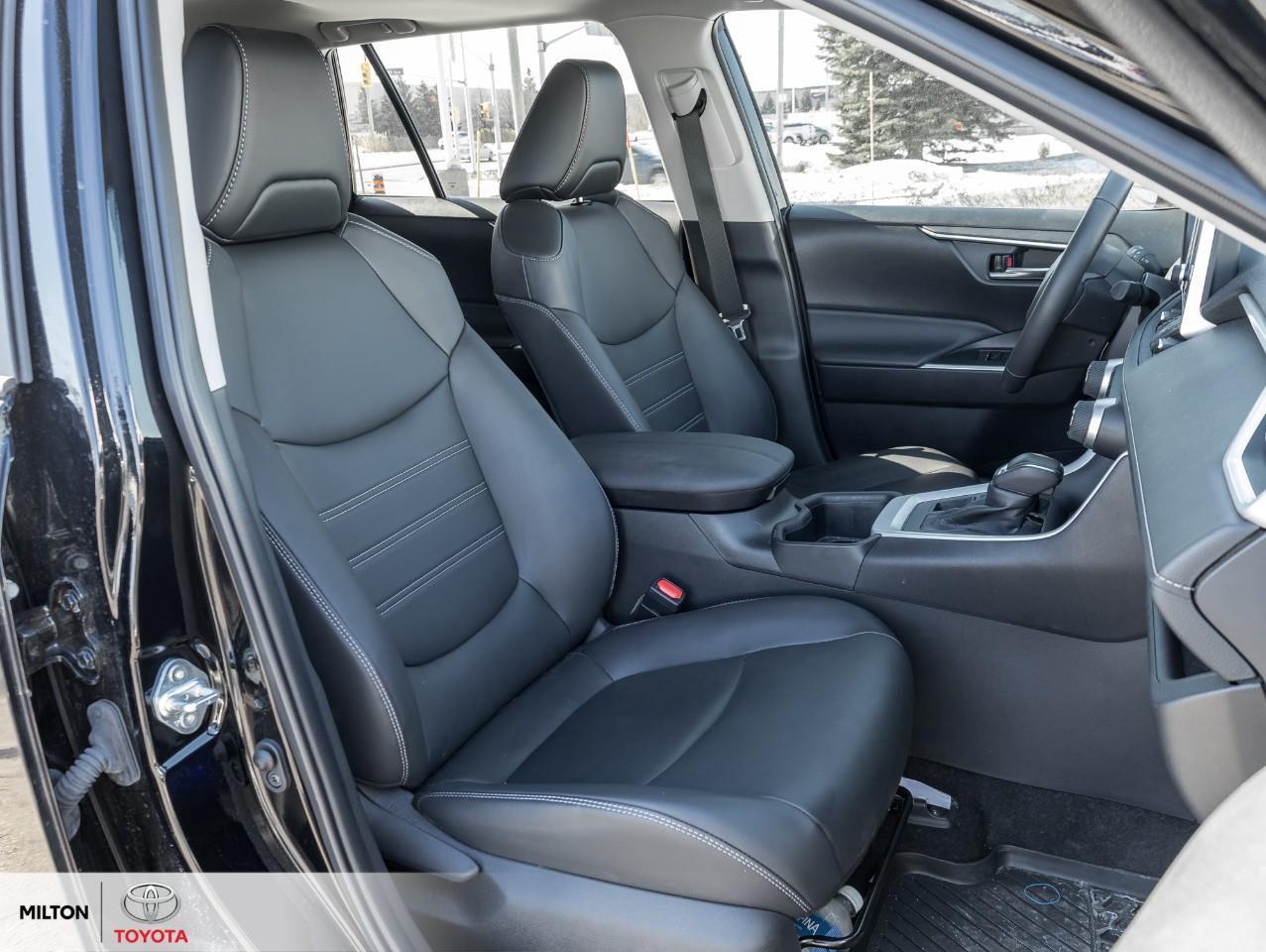 2024 Toyota RAV4 PREMIUM LEATHER SEATING SUNROOF CARPLAY ONE OWNER Photo