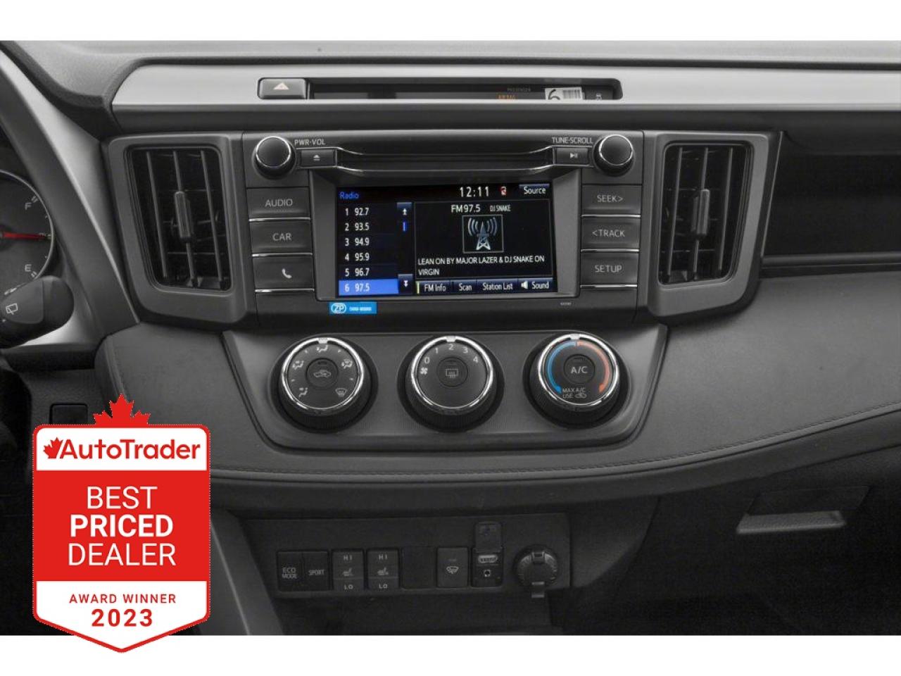 2017 Toyota RAV4 LE 4dr Front-wheel Drive Photo