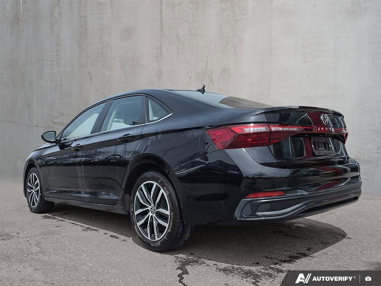2025 Volkswagen Jetta Comfortline | Apple Car Play | Android Auto | Heated Seats | Photo