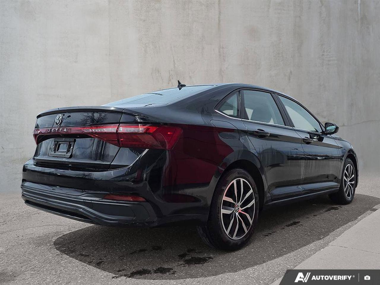 2025 Volkswagen Jetta Comfortline | Apple Car Play | Android Auto | Heated Seats | Photo4
