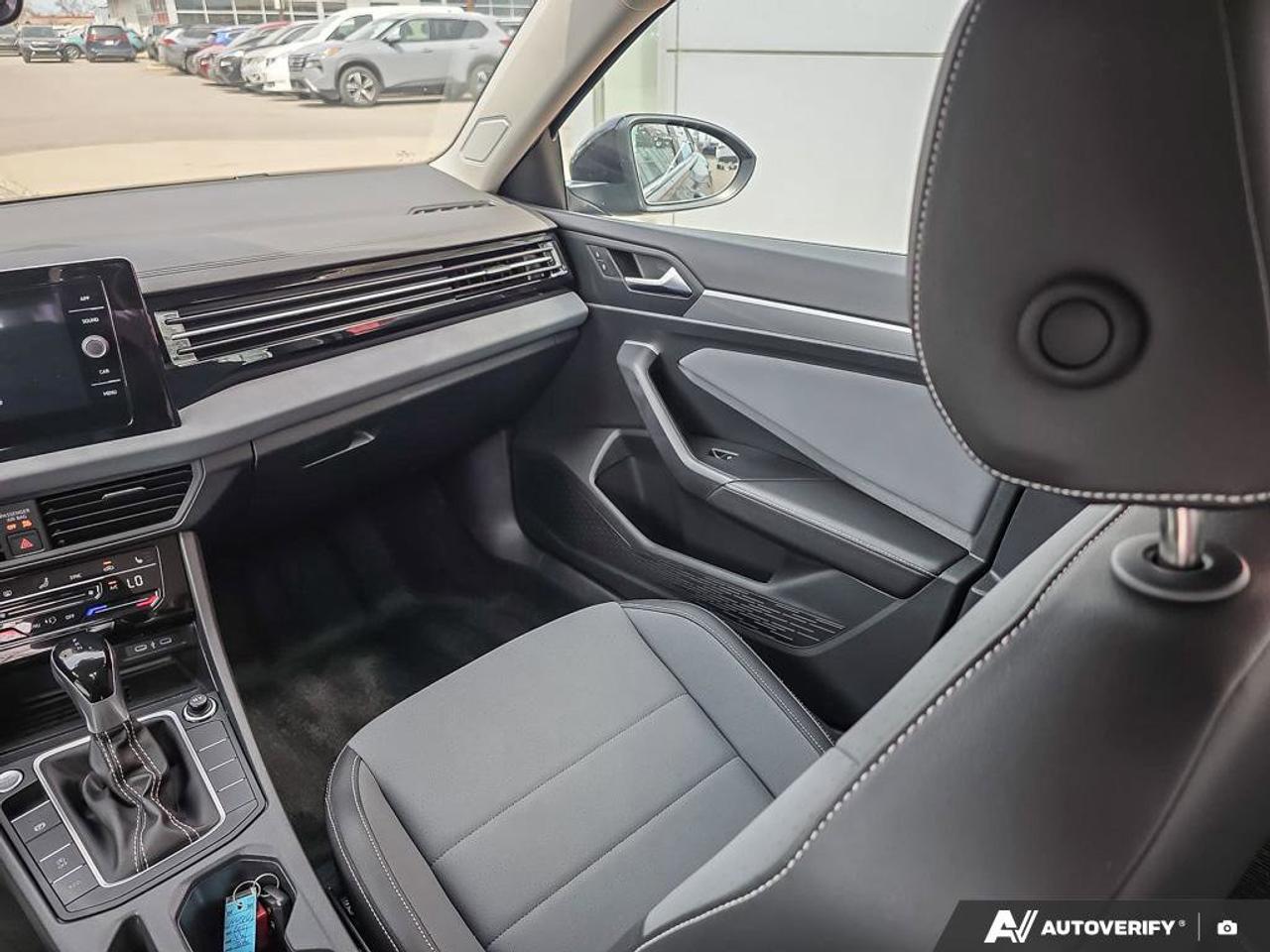 2025 Volkswagen Jetta Comfortline | Apple Car Play | Android Auto | Heated Seats | Photo