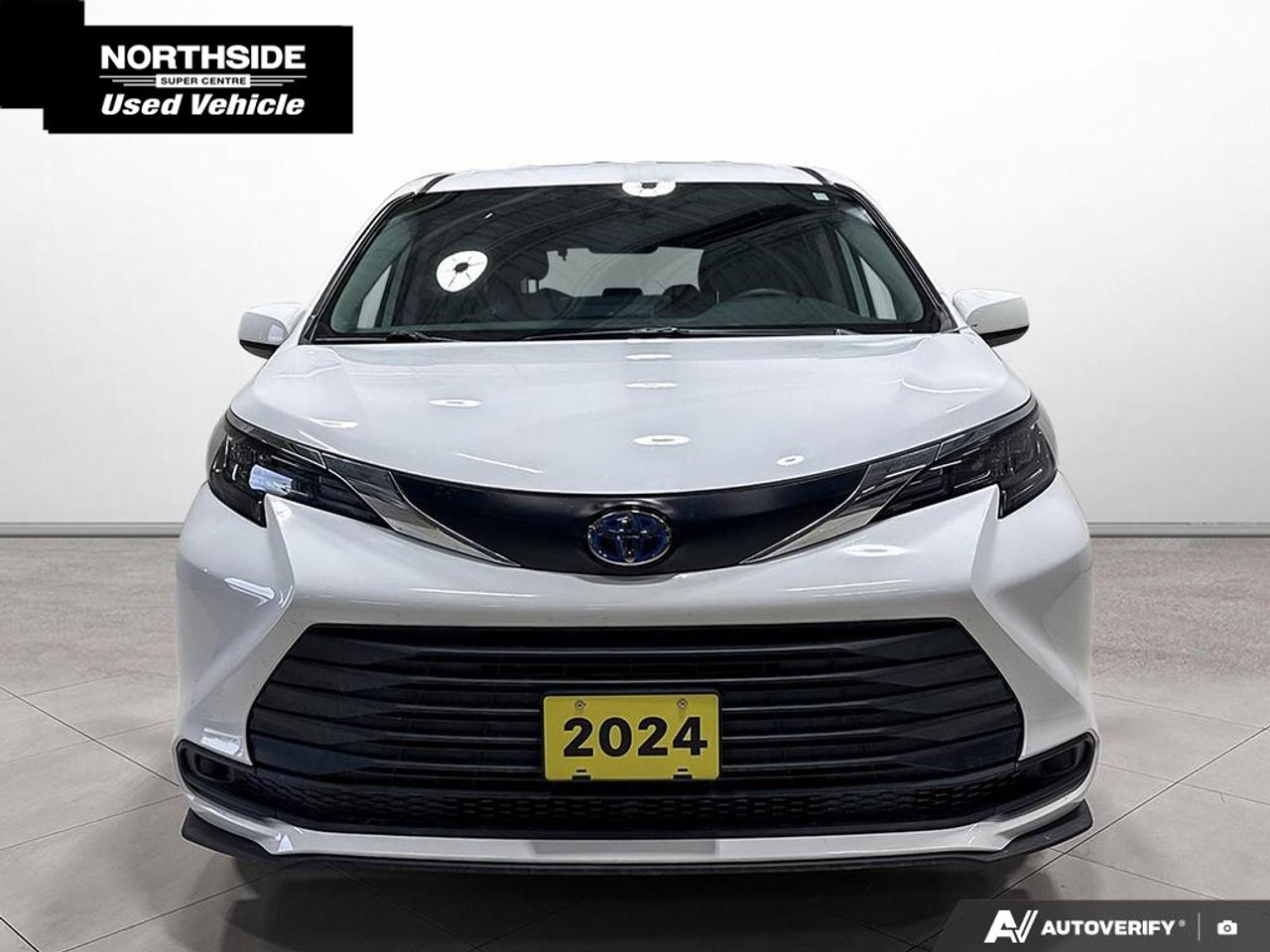 2024 Toyota Sienna LE 8-Passenger 4dr Front-Wheel Drive Passenger Van Photo