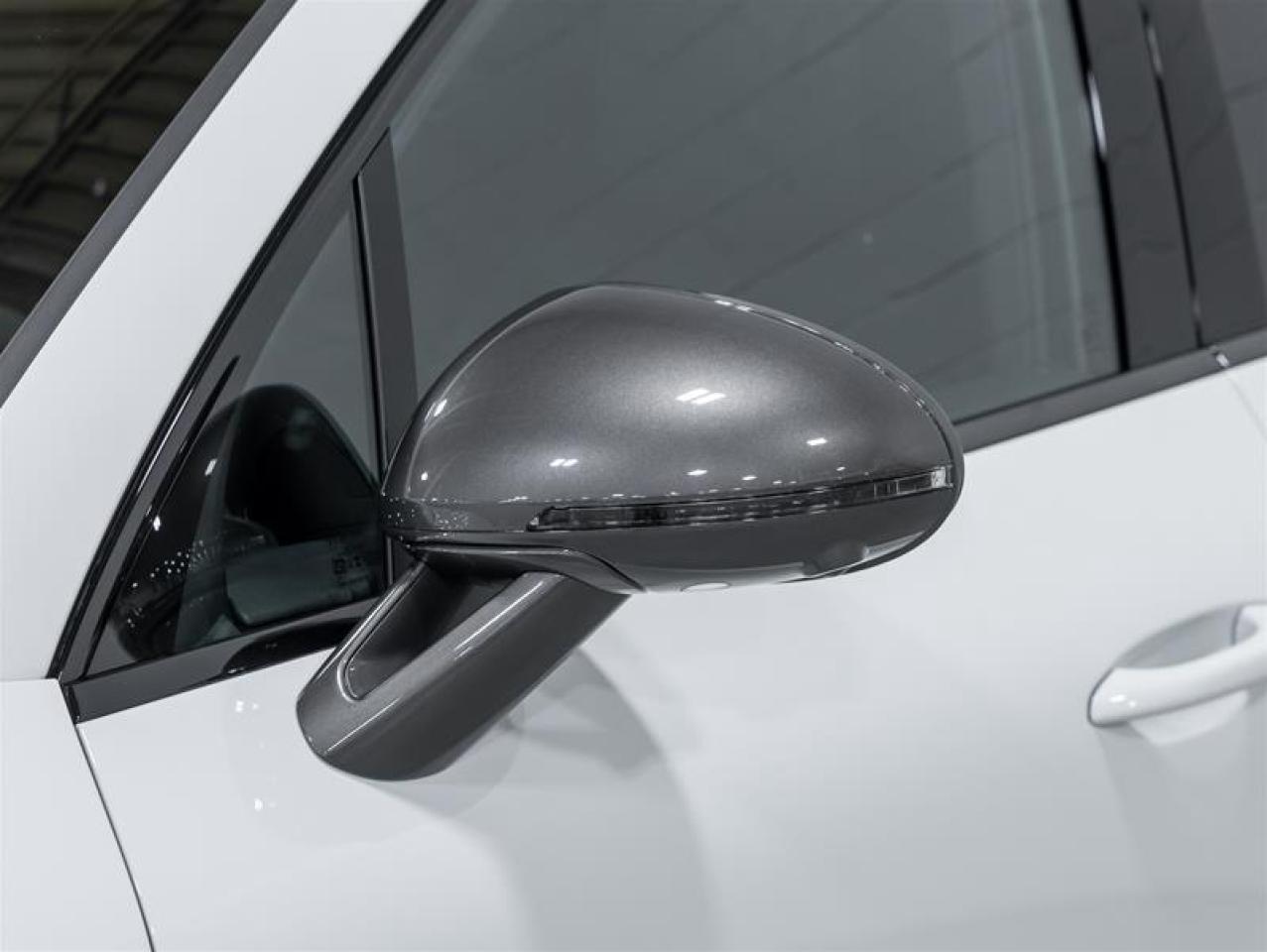 2026 Porsche Macan  Photo