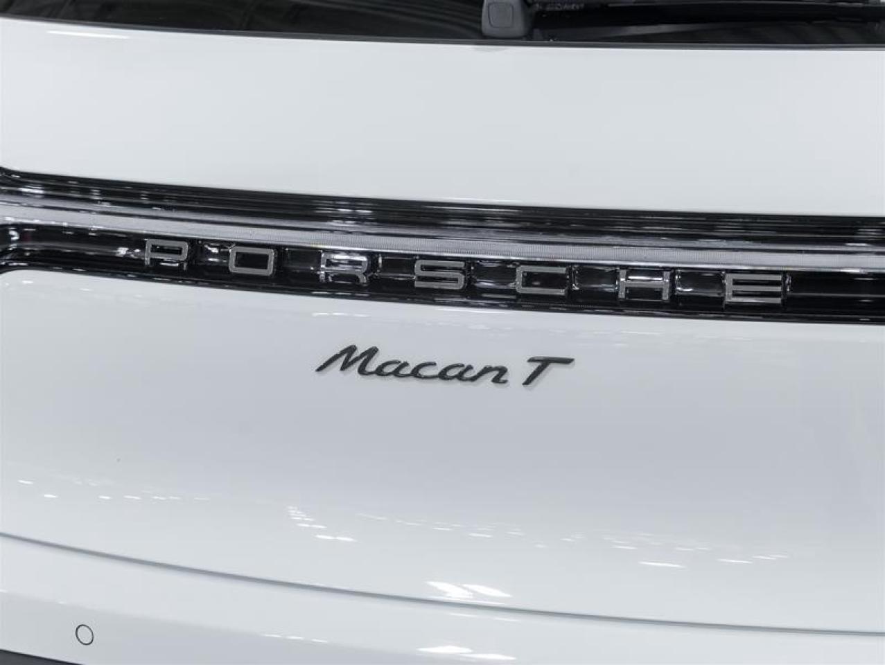 2026 Porsche Macan  Photo