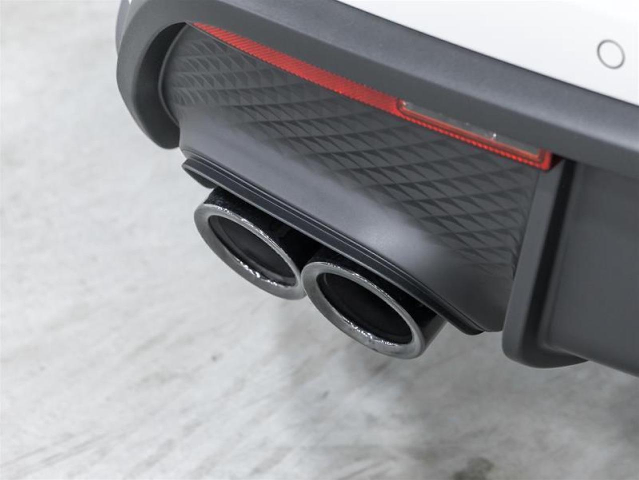 2026 Porsche Macan  Photo