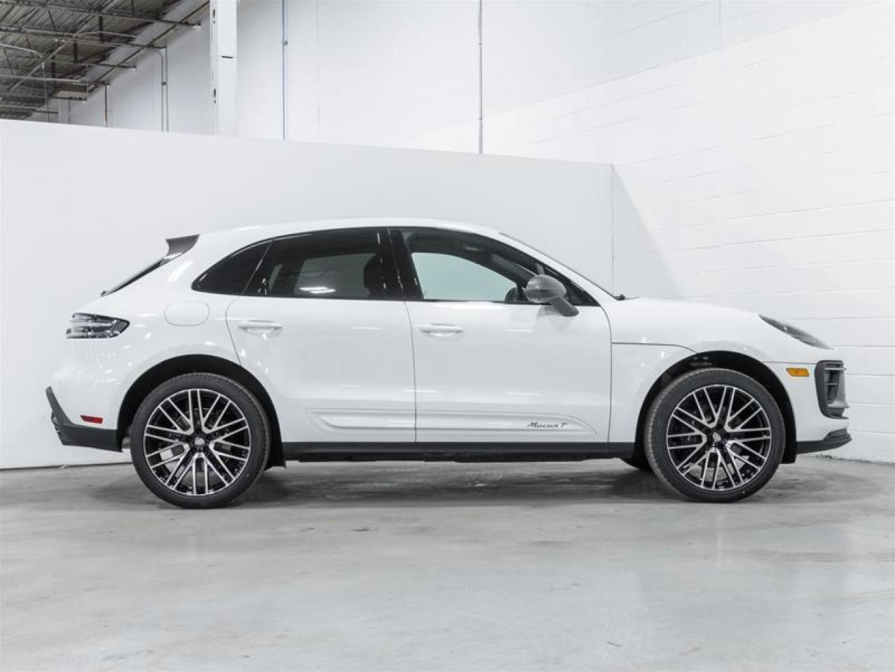 2026 Porsche Macan  Photo