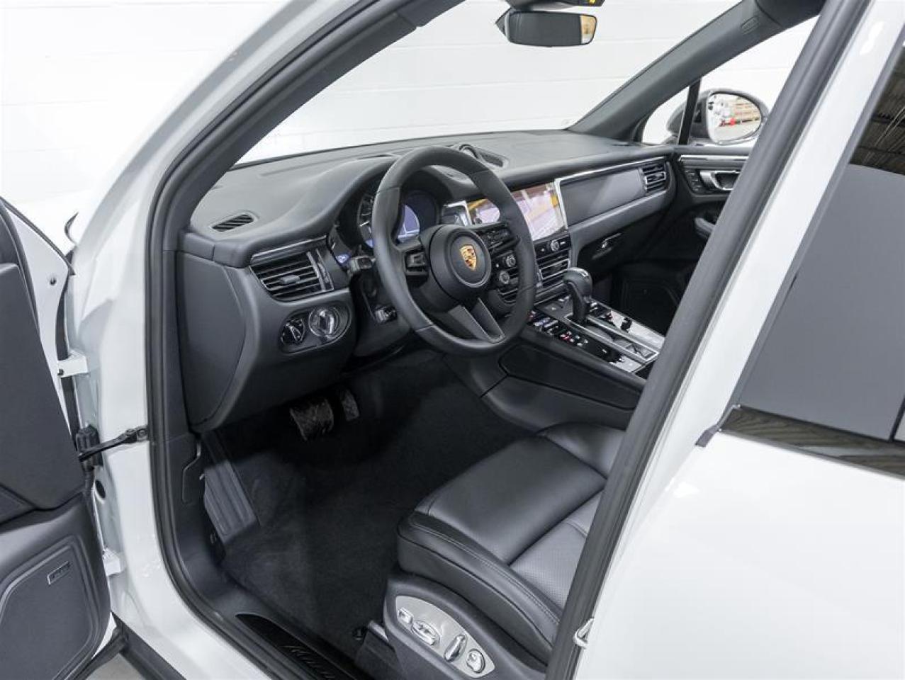 2026 Porsche Macan  Photo