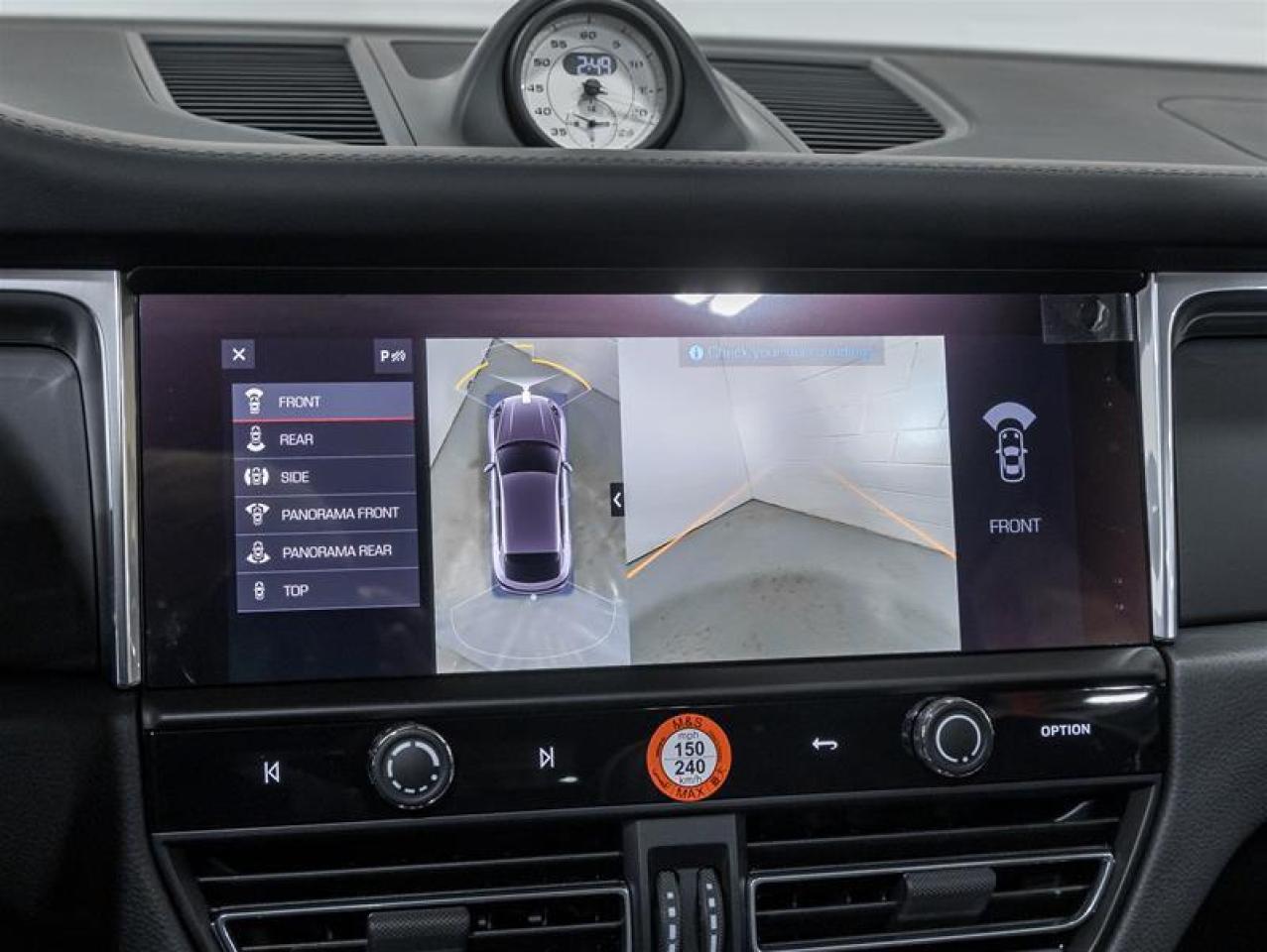 2026 Porsche Macan  Photo