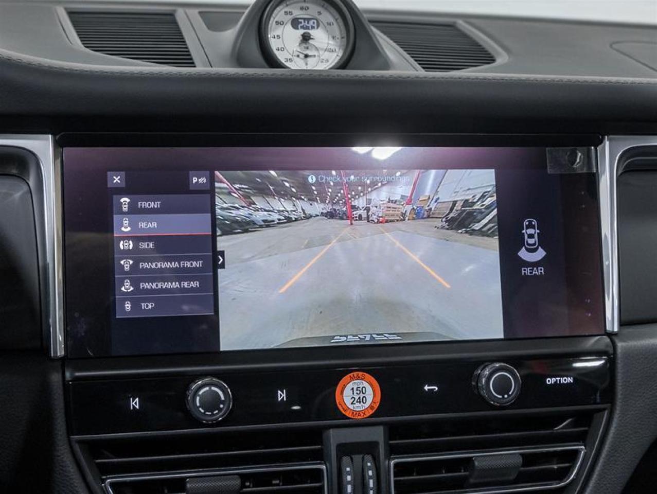 2026 Porsche Macan  Photo