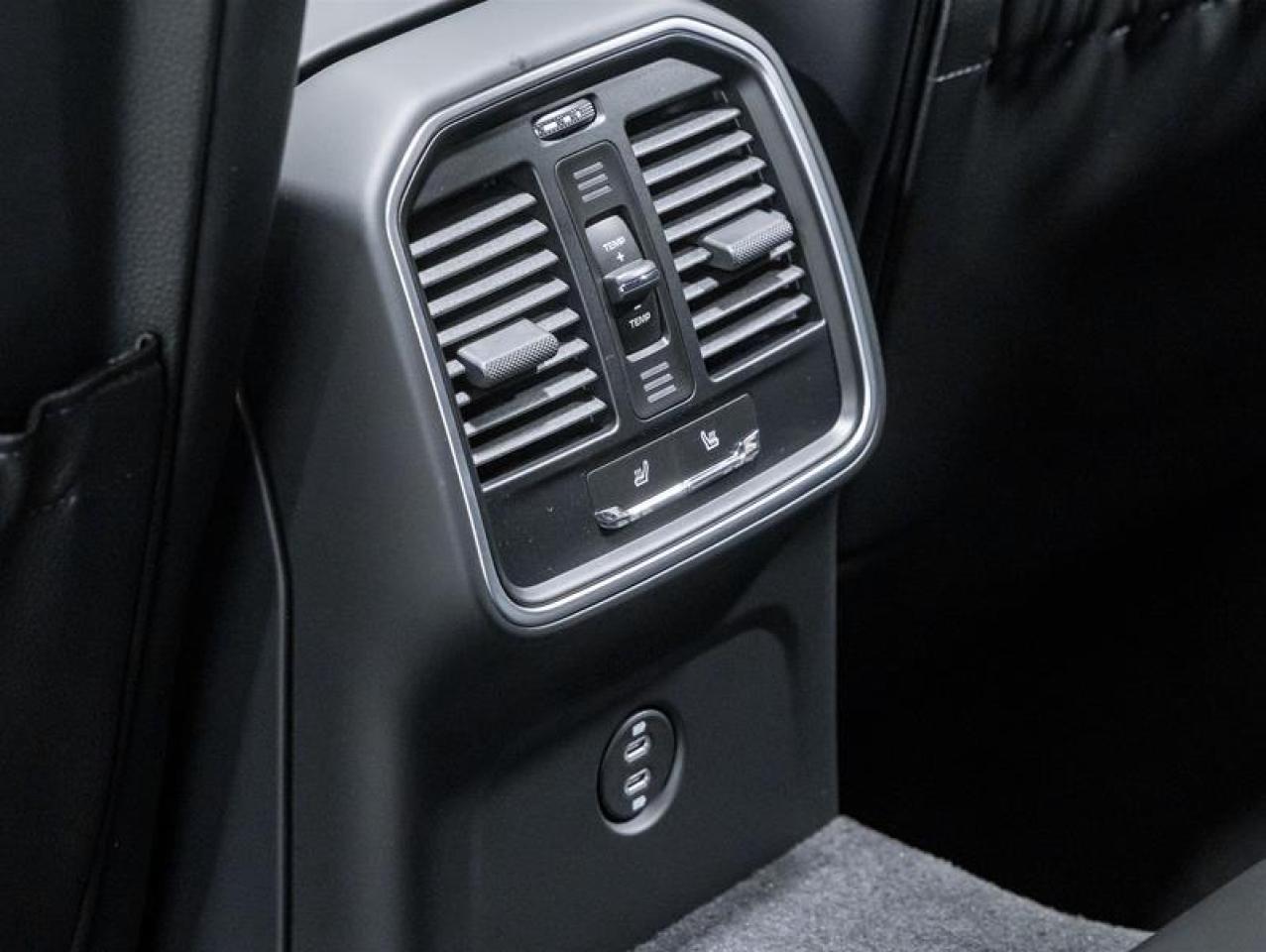 2026 Porsche Macan  Photo