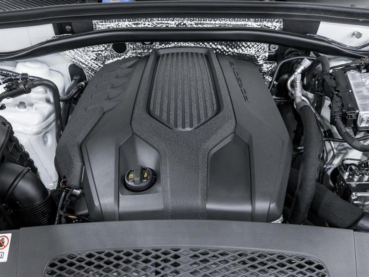 2026 Porsche Macan  Photo2