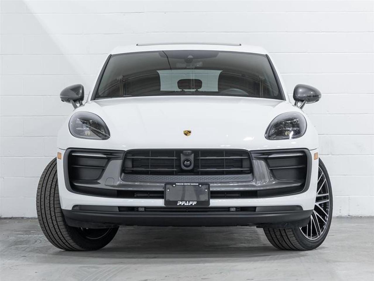 2026 Porsche Macan  Photo