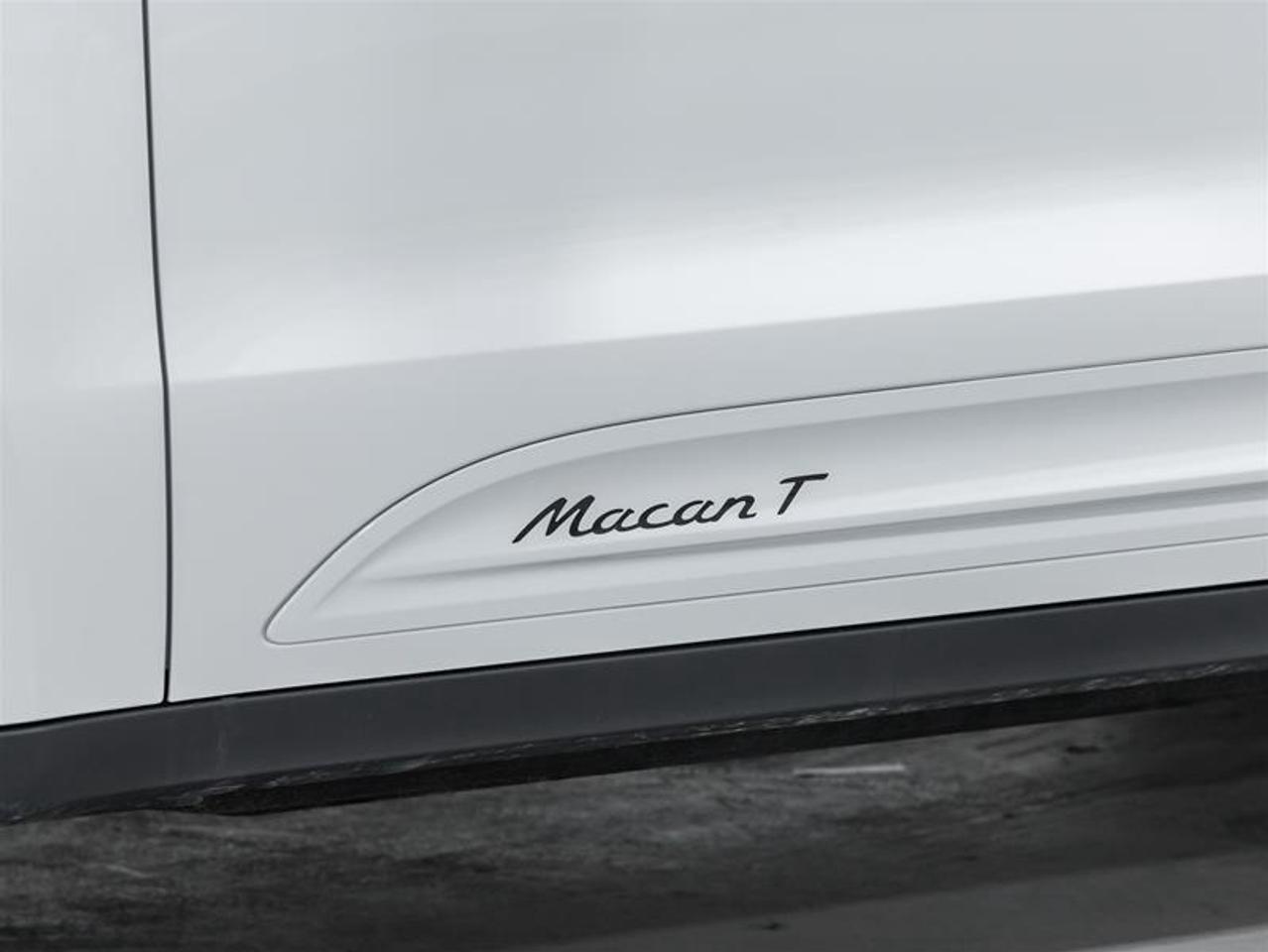 2026 Porsche Macan  Photo