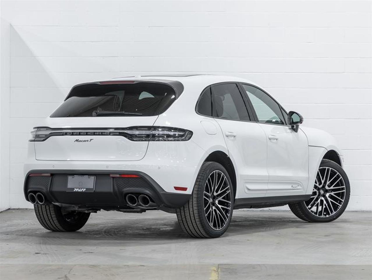 2026 Porsche Macan  Photo