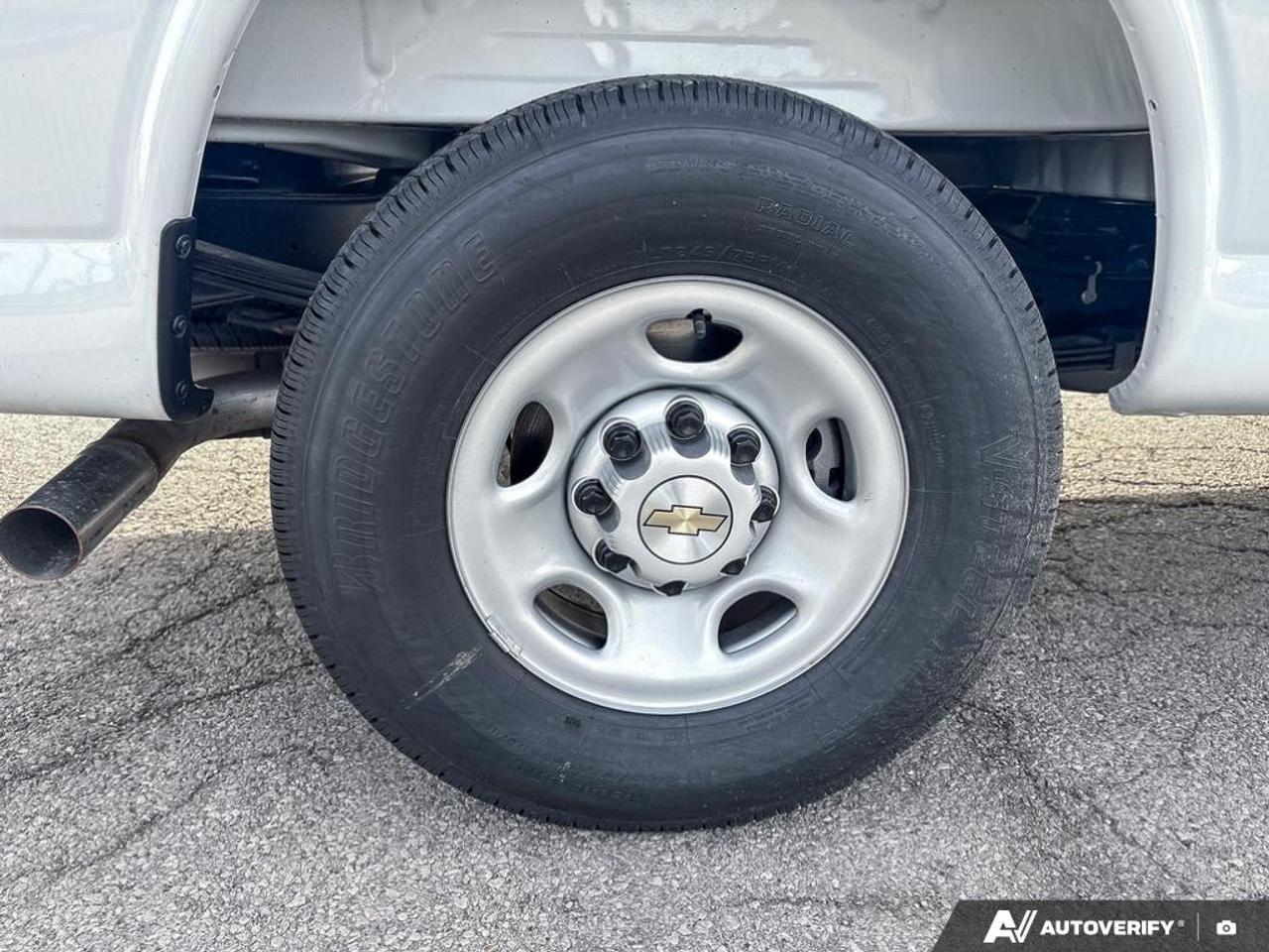 2026 Chevrolet Express 2500 Work Van Rear-Wheel Drive Extended Cargo Van Photo