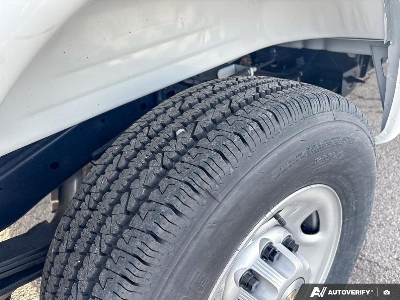 2026 Chevrolet Express 2500 Work Van Rear-Wheel Drive Extended Cargo Van Photo