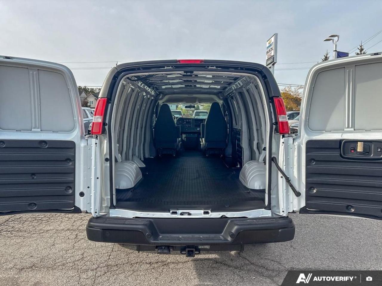 2026 Chevrolet Express 2500 Work Van Rear-Wheel Drive Extended Cargo Van Photo