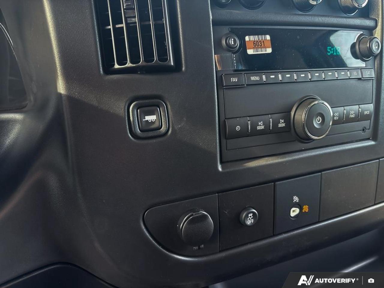 2026 Chevrolet Express 2500 Work Van Rear-Wheel Drive Extended Cargo Van Photo
