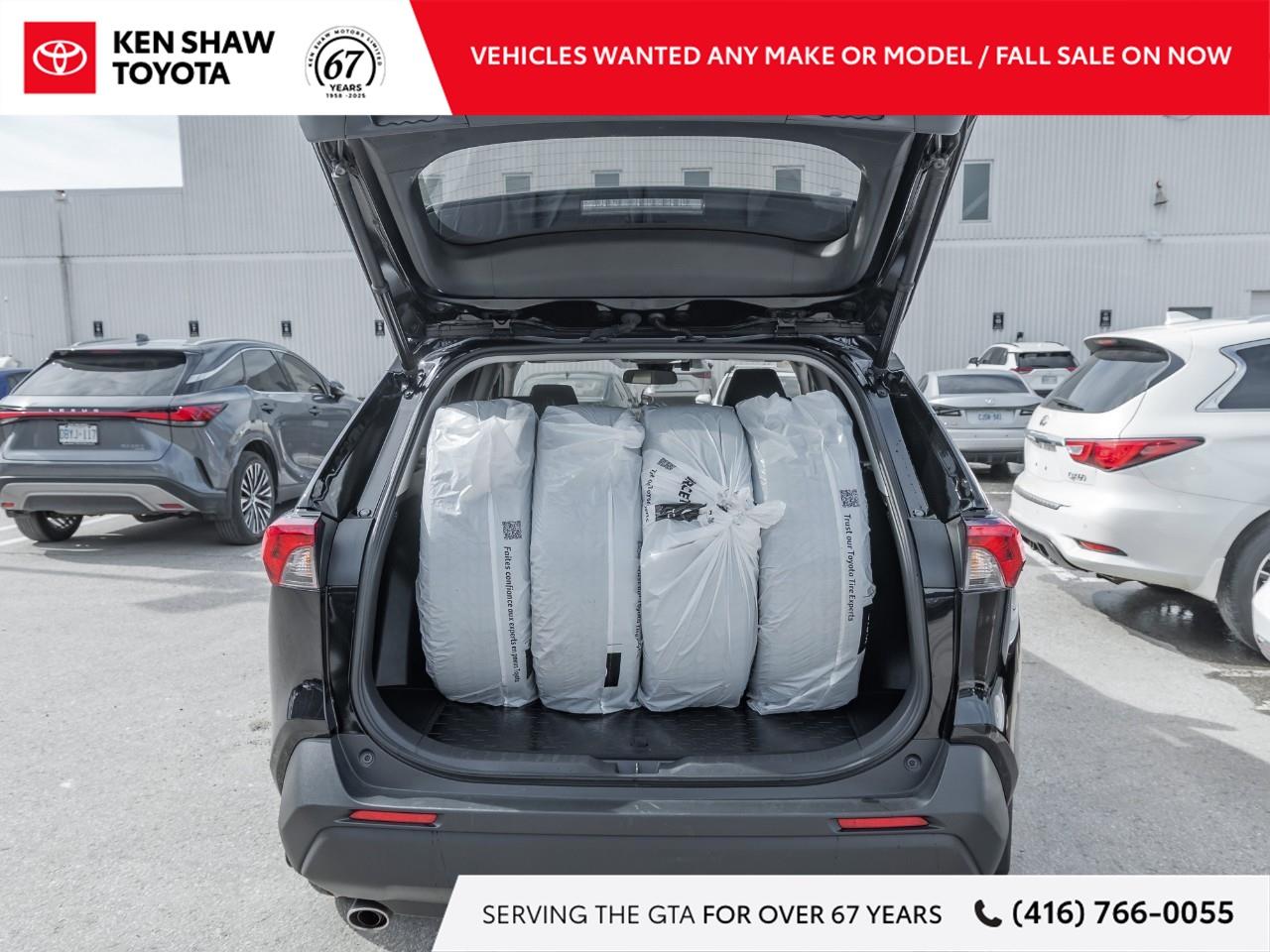 2023 Toyota RAV4 XLE 4dr All-wheel Drive Photo