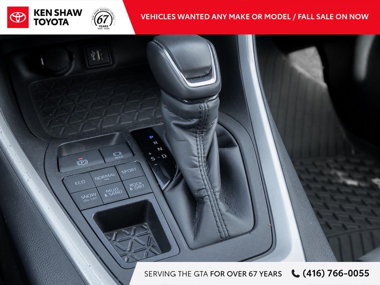 2023 Toyota RAV4 XLE 4dr All-wheel Drive Photo