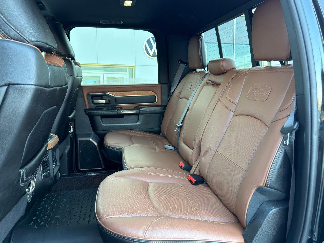 2019 RAM 3500 Laramie Longhorn6.7L CUMMINS, 5TH WHEEL PREP, AUTO Photo