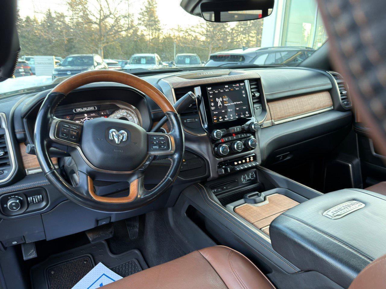 2019 RAM 3500 Laramie Longhorn6.7L CUMMINS, 5TH WHEEL PREP, AUTO Photo