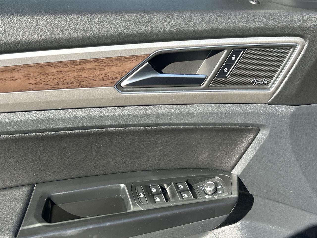 2019 Volkswagen Atlas Execline 3.6L 8sp at w/Tip 4MOTION Sunroof  Alloy Photo