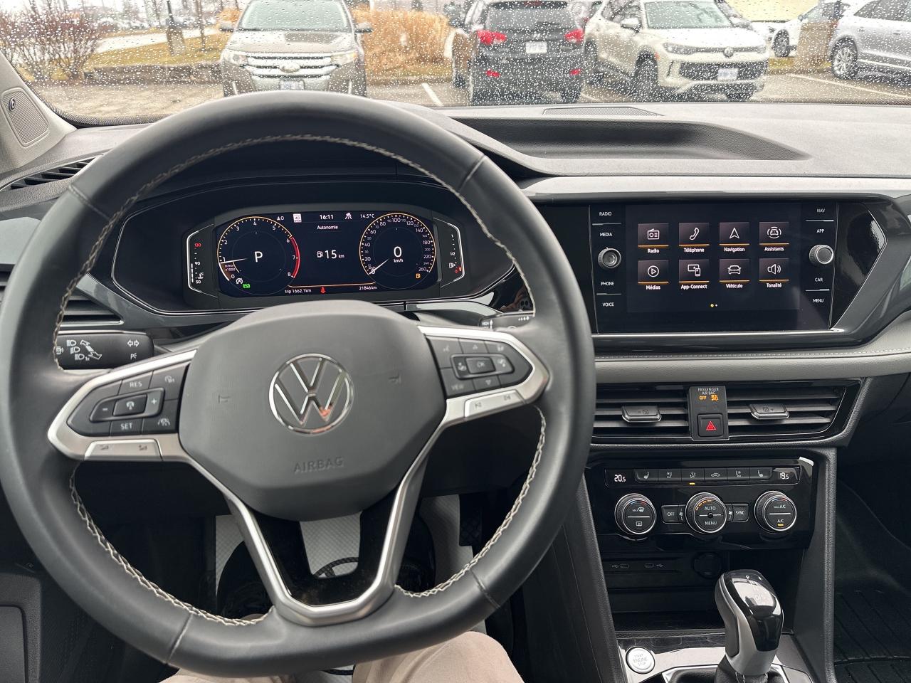 2024 Volkswagen Taos Highline 4MOTION Photo